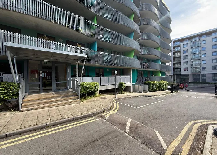 Homey And Secure Apartment - Wembley Stadium!