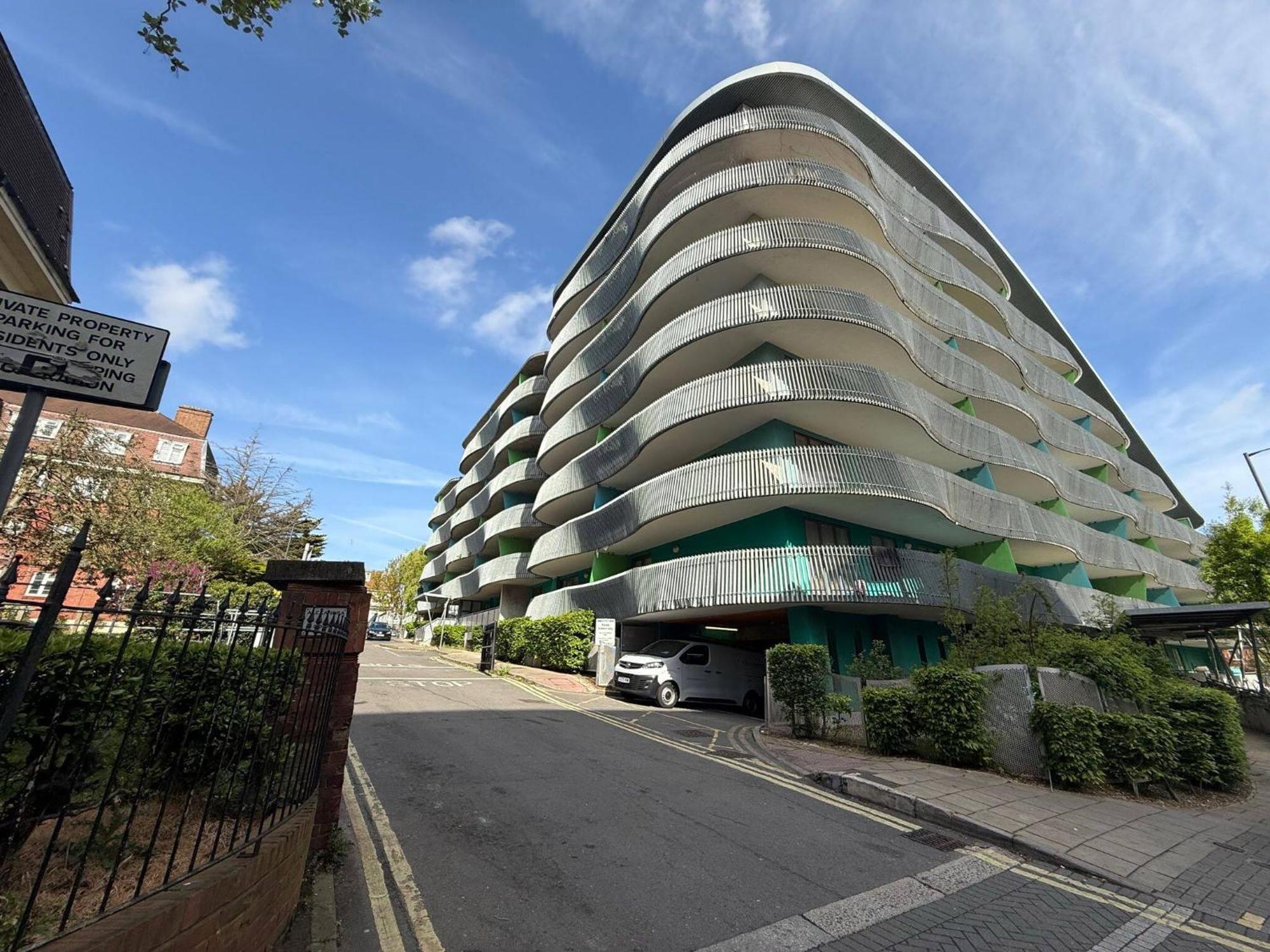 Homey And Secure - Wembley Stadium! Apartment *