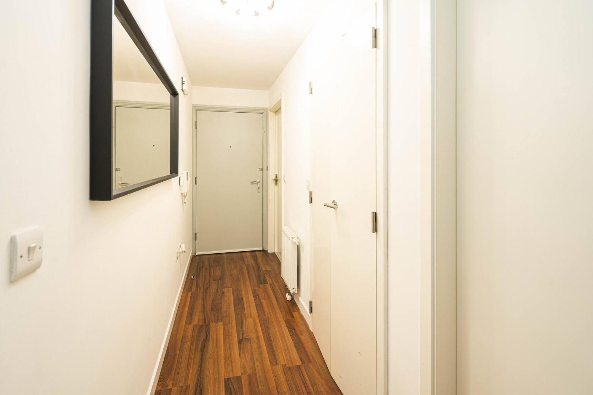 Apartment Homey And Secure - Wembley Stadium!