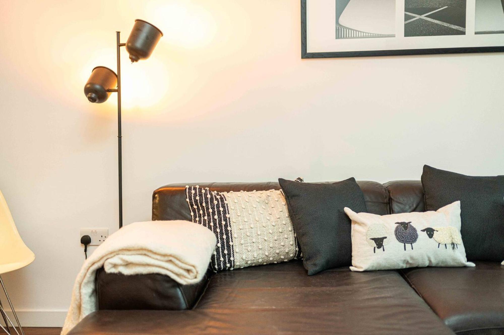 Apartment Homey And Secure - Wembley Stadium! *