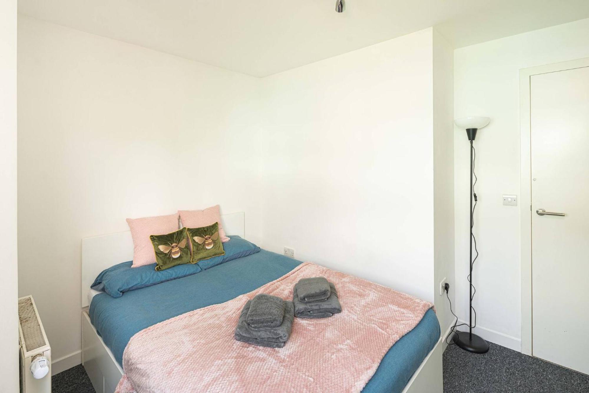 Homey And Secure - Wembley Stadium! Apartment *